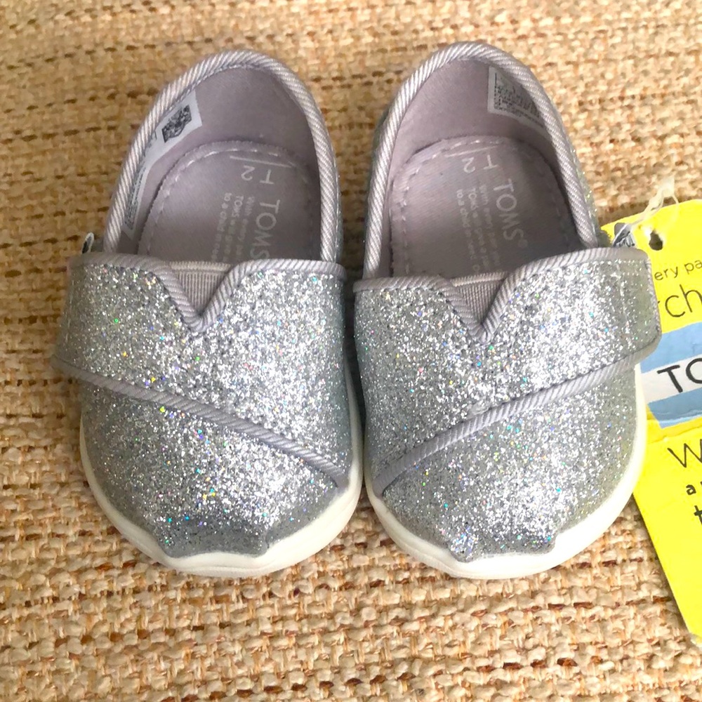 NWT Toms Tiny Classic Silver Iridescent Glimmer